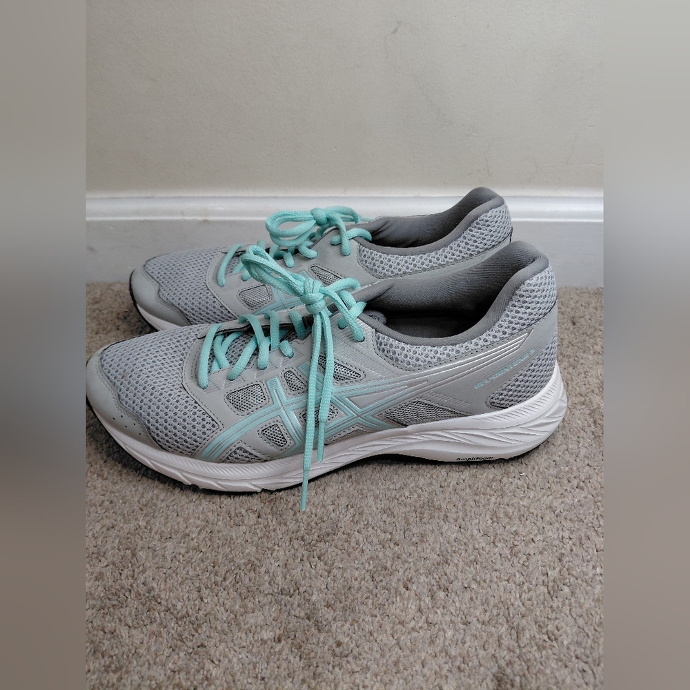 ASICS Women's Size 10  Light Gray and Mint Athletic Shoes